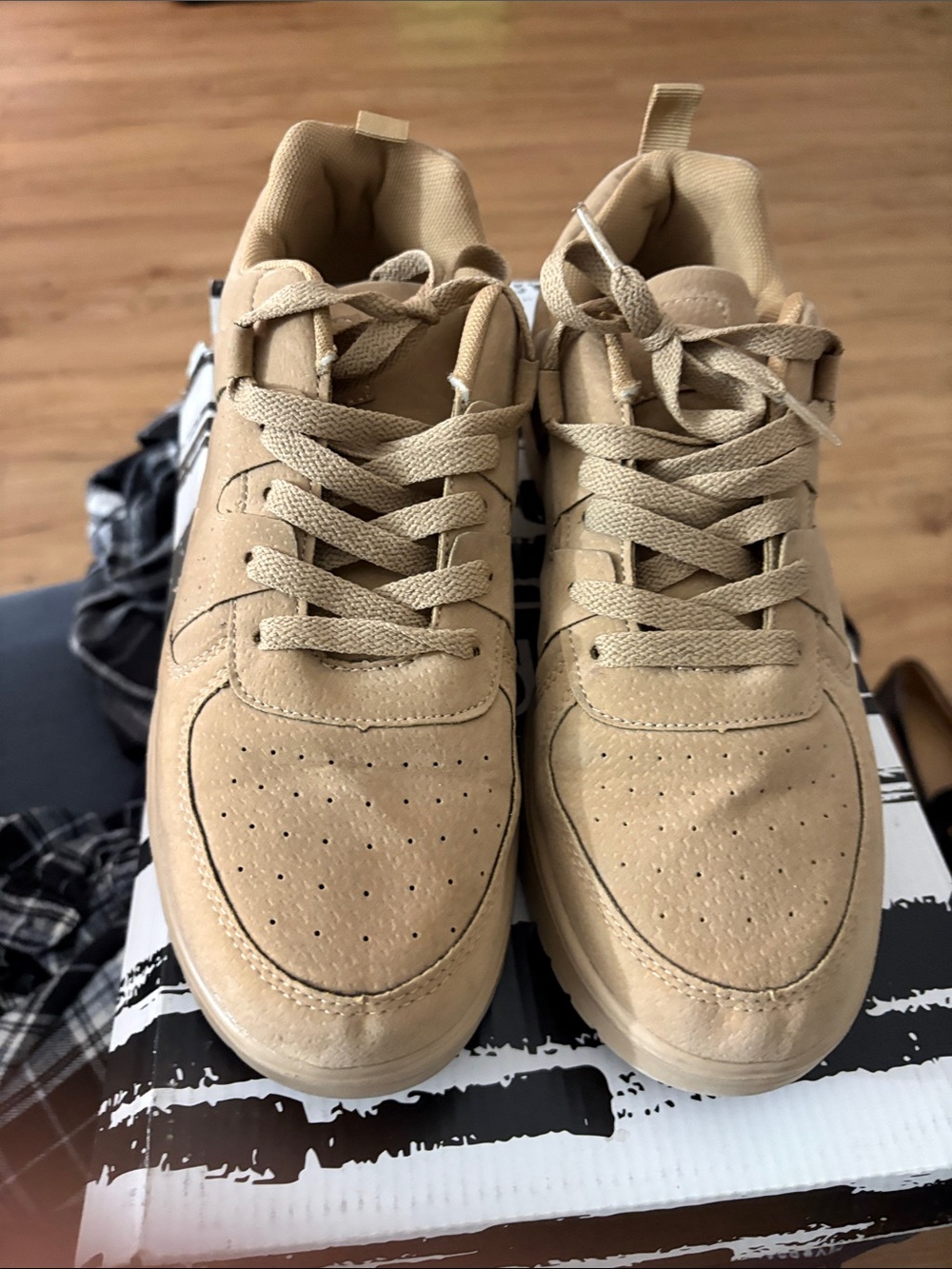 Men's Beige Suede Lace-Up Sneakers - Casual Everyday Comfort